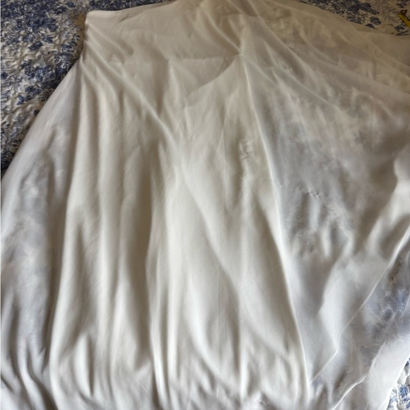 Elegant One-Shoulder White jumpsuit - Picture 2 of 11